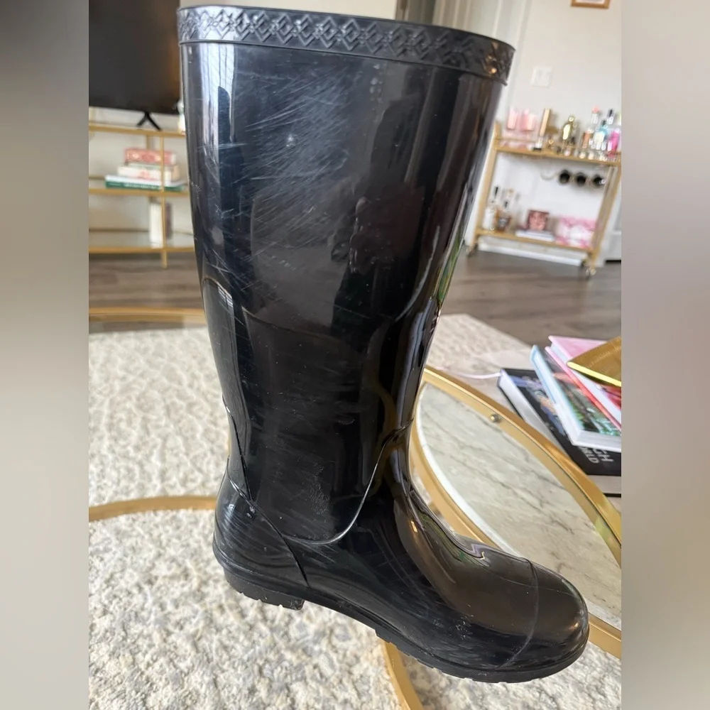 UGG WOMEN'S SHAYE RAIN BOOTS - ROUND TOE, SHEEP/LAMB FUR LINED, 7 US